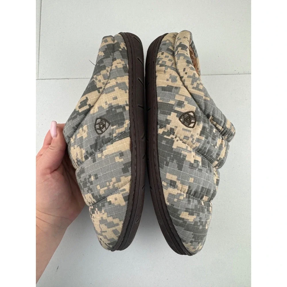 Ariat Kids XL‎ Size 7 8 Crius Camo Padded Sherpa Lined Clog Slippers